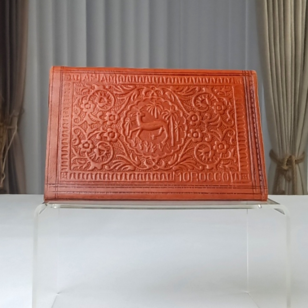 Hilmart Womens Wallet.